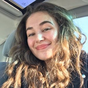 Meet your Posher, Mikayla